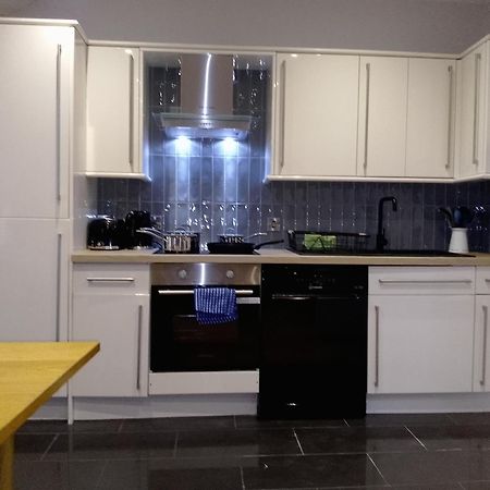 17 South Street Top Flat Скарборо Экстерьер фото